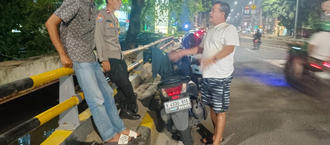 Bhabinkamtibmas Kelurahan Petojo Utara Perkuat Sinergi dengan Ketua RW untuk Wujudkan Keamanan Lingkungan