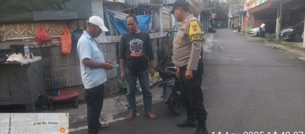 Mencegah Lebih Baik: Polisi dan Warga RW 01 Johar Baru Kompak Jaga Lingkungan