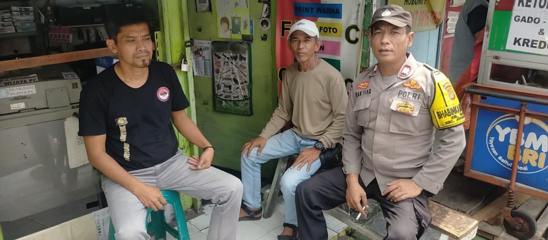 Bangun Keakraban, Polisi Sambang Warga Galur untuk Cegah Gangguan Kamtibmas