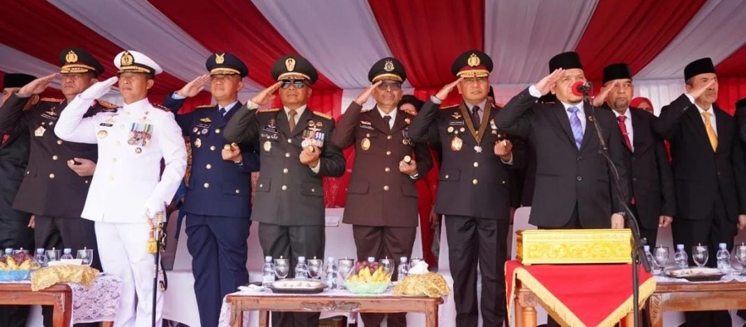 Teguhkan Semangat Bersatu, Berdaulat dan Maju, Danlanal Dumai Ikuti Upacara Bendera Memperingati HUT Ke-80 Kemerdekaan Republik Indonesia