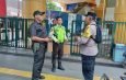 Antisipasi Unjuk Rasa, Bhabinkamtibmas Gondangdia Berikan Himbauan Kamtibmas di Stasiun Gondangdia